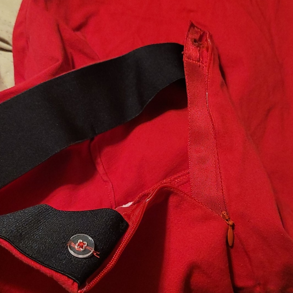 Red Capris - Picture 4 of 5